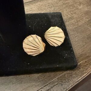 Elegant Monet Gold Shell Earrings
